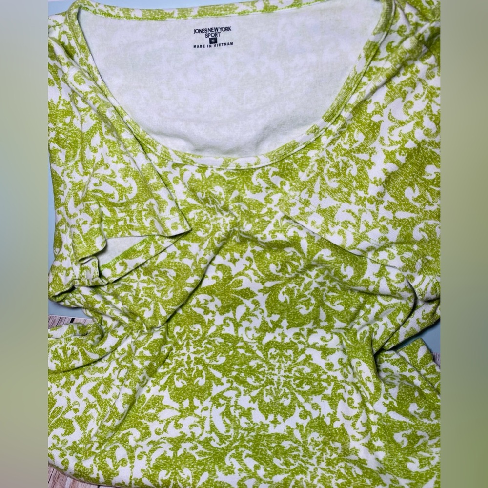 Jones New York Sport Women’s Green Floral Short Sleeve Top‎ Tshirt Size M